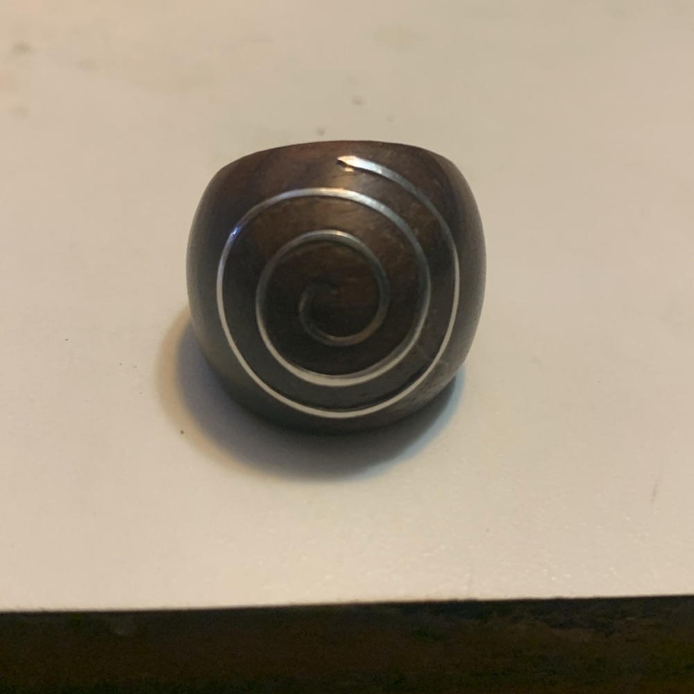 Ring - Picture 2 of 7